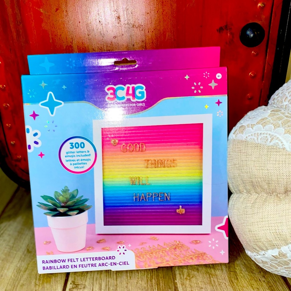 RAINBOW FELT BOARD WITH 300 LETTERS/NUMBERS